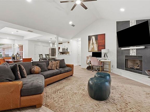 3rd image of 871 Banneker Ct