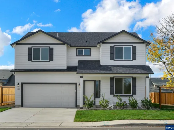 888 S 9th St, Harrisburg, OR 97446