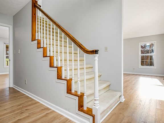 4th image of 3415 Berkshire Cir