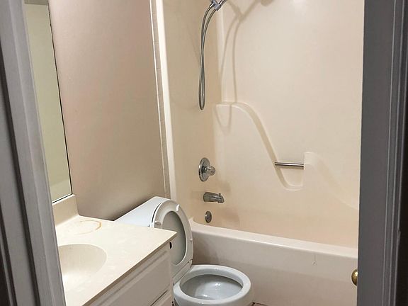 Hallway bathrooom