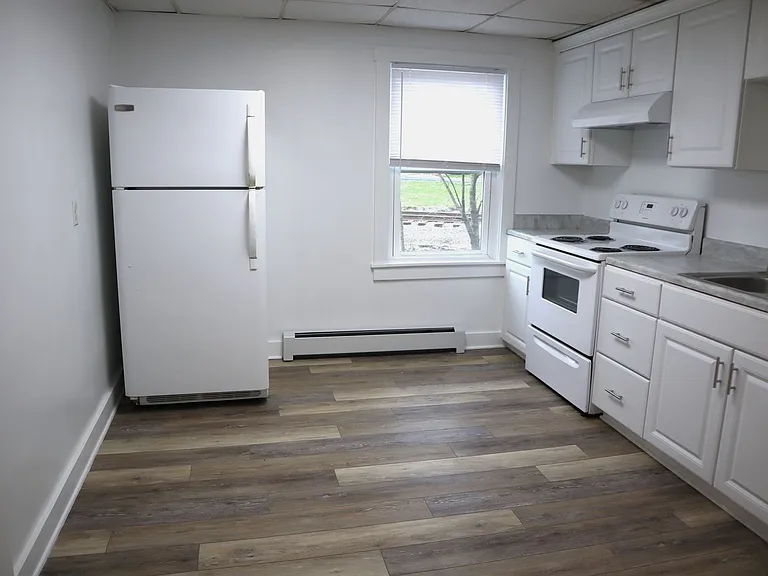1144 Philadelphia St — Photo 2