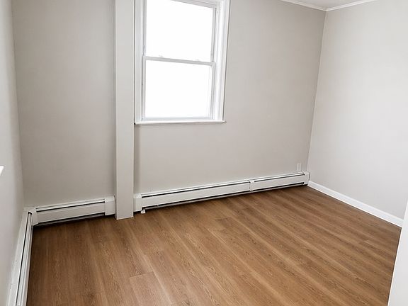 3rd image of 156 W Emerson Ave Unit 1