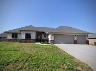 4428 W Cloverleaf Ter, Battlefield, MO 65619