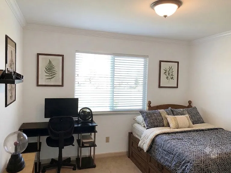 2nd Upstairs bedroom