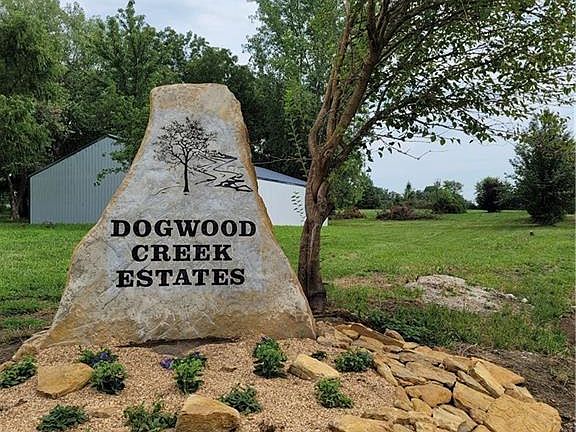 3rd image of 8 Dogwood Creek Ests
