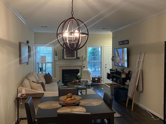5th image of 2332 Henshaw Pl