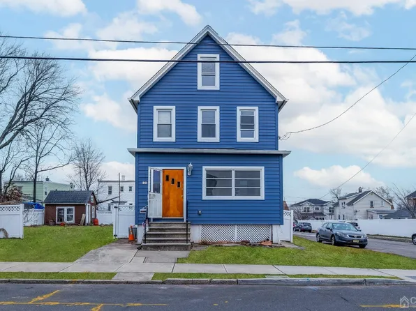 80 Heald St, Carteret, NJ 07008
