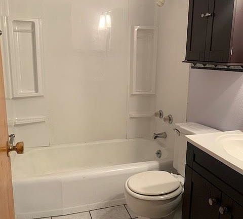 4th image of 1010 W Burnett St