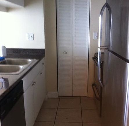 3rd image of 800 N Miami Ave #1206