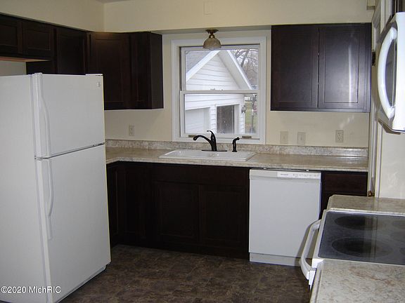 5th image of 3791 Canal Ave SW