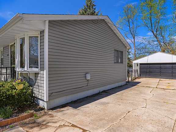 2nd image of 3220 18th St