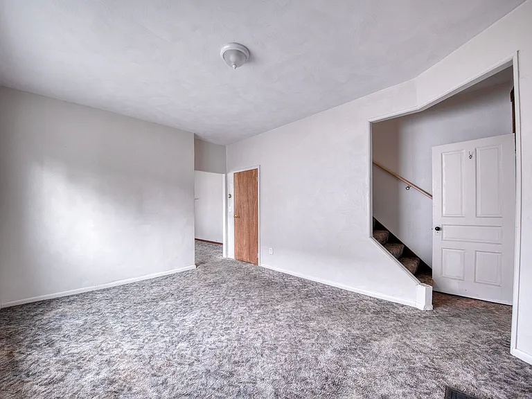 3810 Clark St — Photo 2