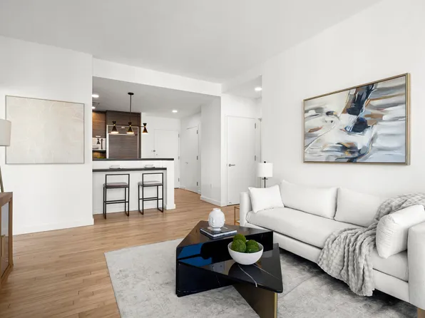 101 West 24th Street image 4 of 23