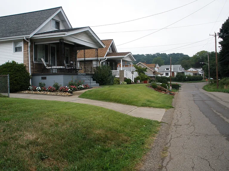 Street scene Jackson St Sheffield Terrace Aliquippa PA 15001. A quick trip to I-376, Broadhead Rd shopping center, restaurants, Aldi groceries, Giant Eagle, country club, banks & Aliquippa schools