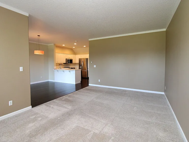 10722 NE 5th Ave — Photo 7