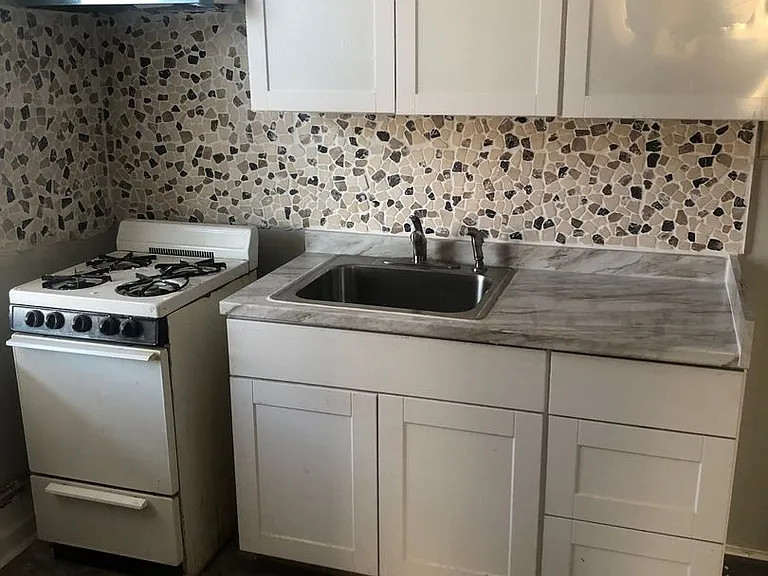 1232 West Somerset Street — Photo 33