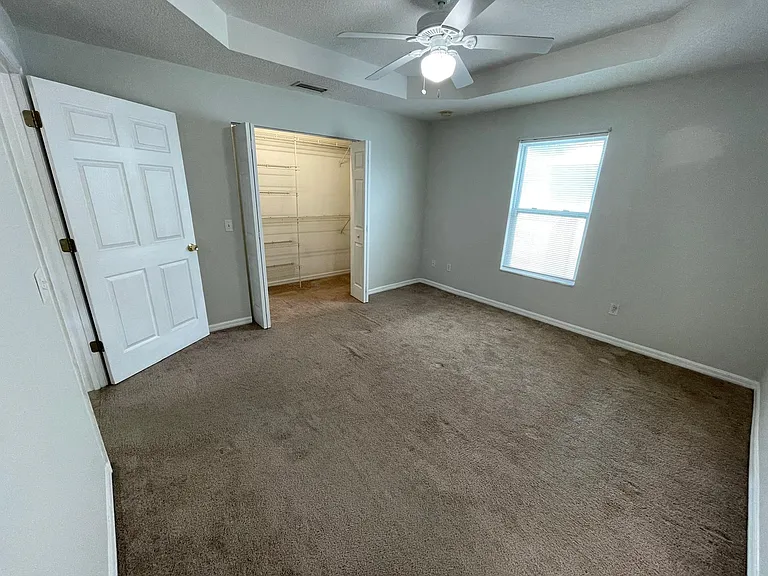 1051 N Saint Johns St — Photo 7