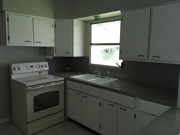 4th image of 8301 55th Way N