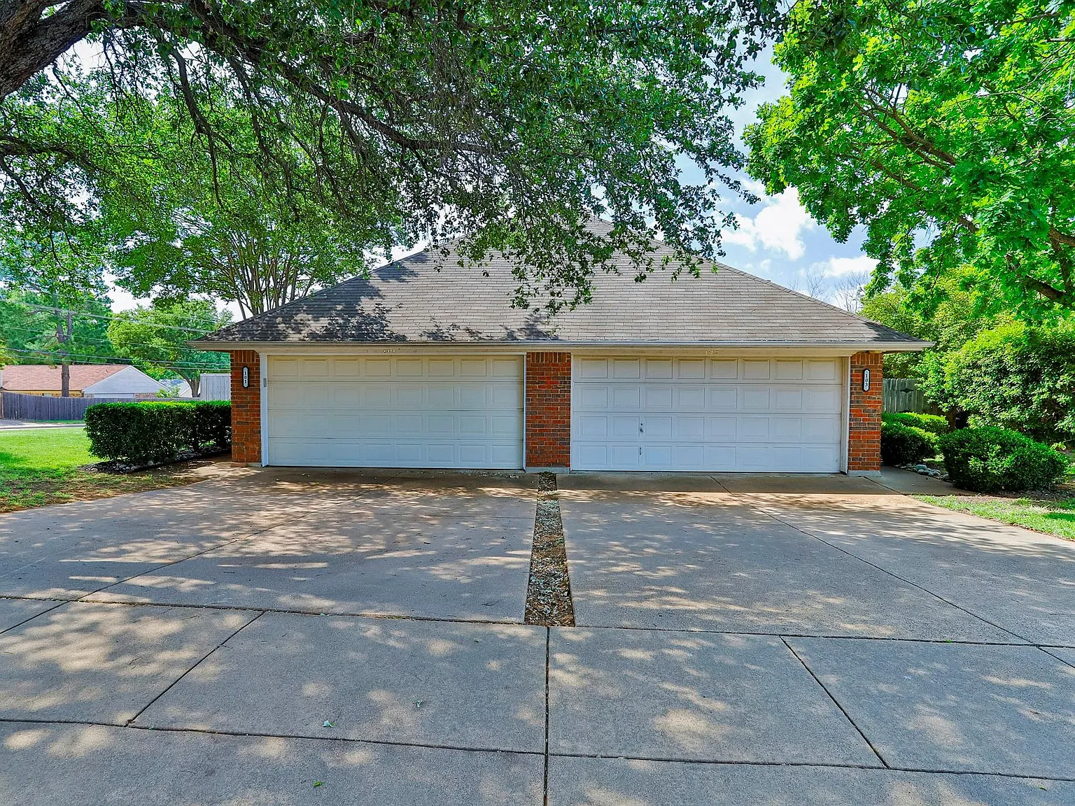 3 bed, 1239 sqft, $2,200 — Photo 2