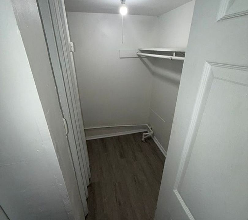 1st image of 700 Chateau Dr #735