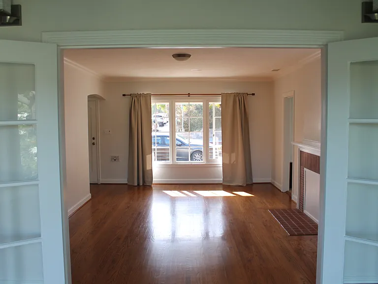 3711 Eagle St — Photo 8