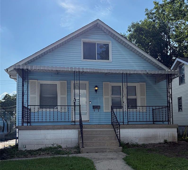 1st image of 3043 Myrtle Ave