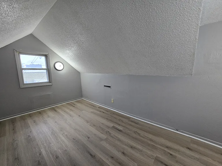301 Rath St — Photo 11