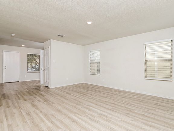 3rd image of 8915 Scarlett Pl