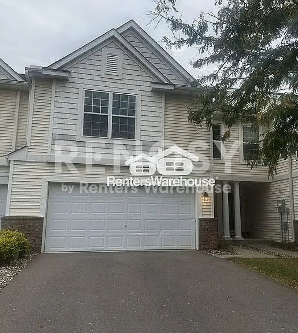 Available October 1st 2 Bedroom 2 Bath Townhouse in Prior Lake — Photo 1