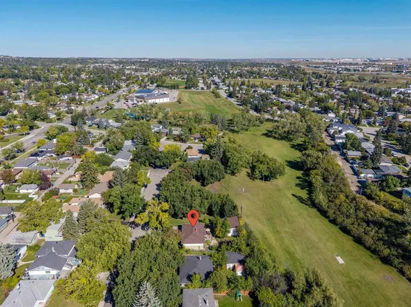 5428 W Centre A St NE, Calgary, AB T2K 1J8