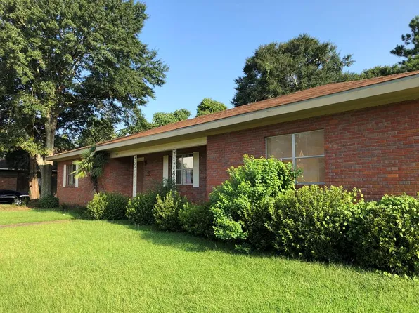 829 Pearl River Ave, McComb, MS 39648