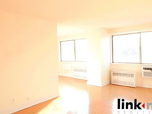 5th image of 40 E Sidney Ave APT 3E