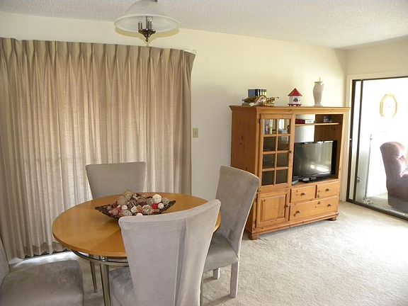 3rd image of 10 Pine Tree Rd #219