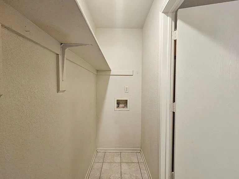 3003 Cantabrian Dr #D — Photo 24