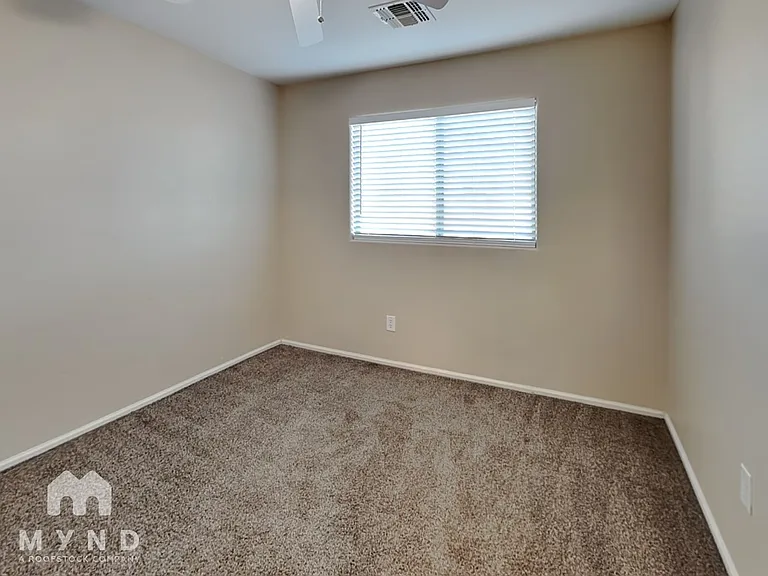 38587 N Jonathan St — Photo 18