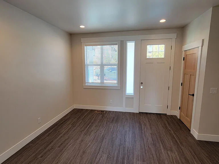 1811 McKittrick St #B — Photo 3