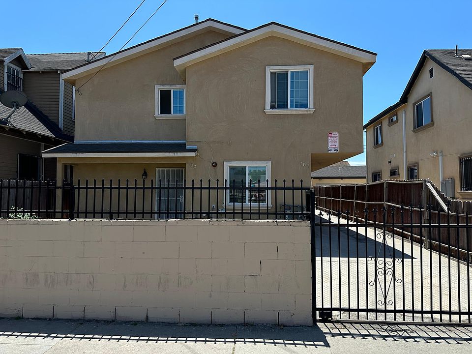 1st image of 702 W 51st St