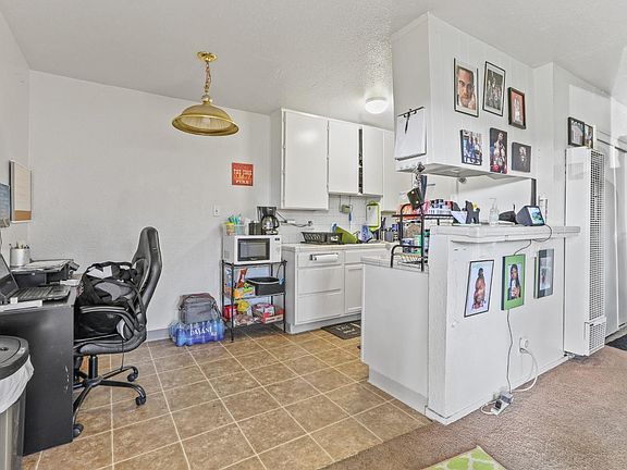 3rd image of 5901 Mascot Ave