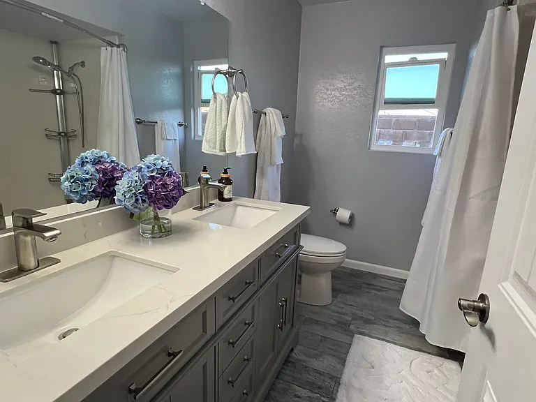 308 W Wilson Ave #B — Photo 8