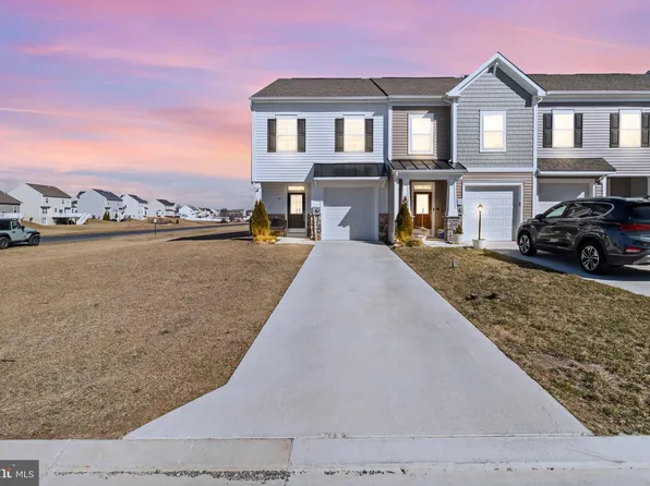 15 Kirby Ct, Bunker Hill, WV 25413