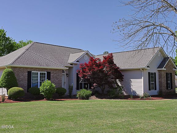 3rd image of 100 Bentley Way