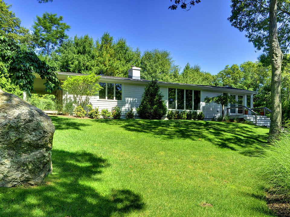 1st image of 11 Duke Dr