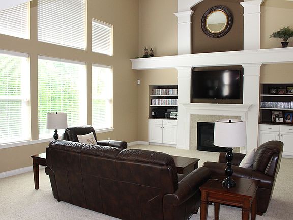 3rd image of 1219 Parkside Dr