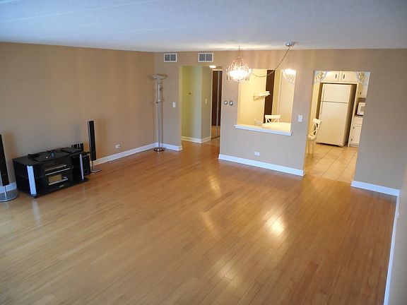 3rd image of 901 Center St Unit 304