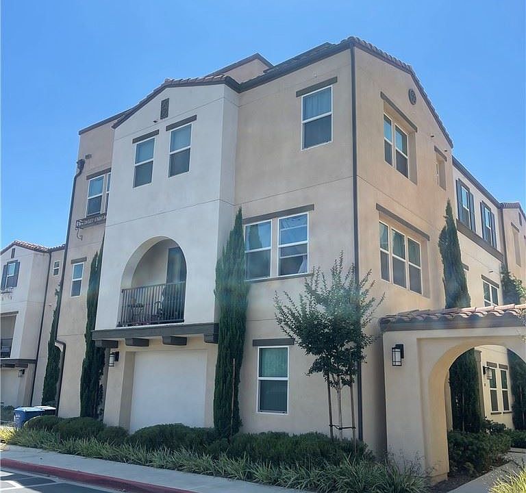 1st image of 623 W Foothill Blvd Unit 39