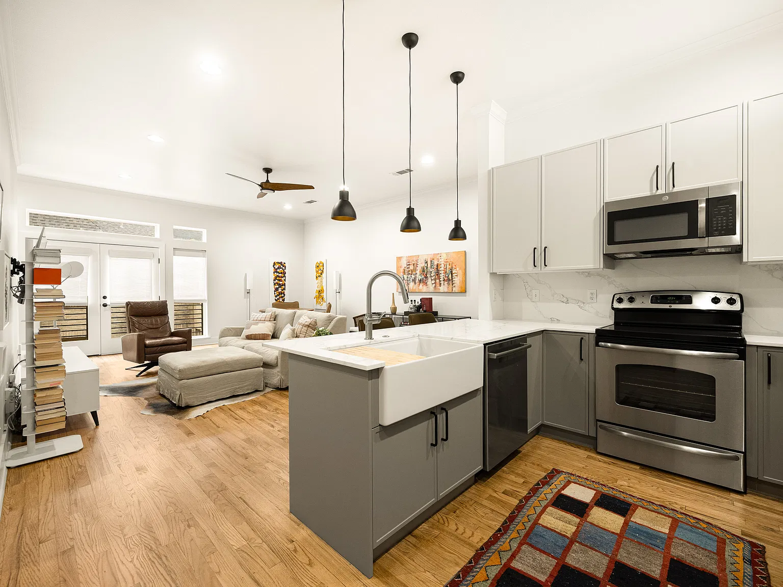 2 bed, 1395 sqft, $3,300 — Photo 4
