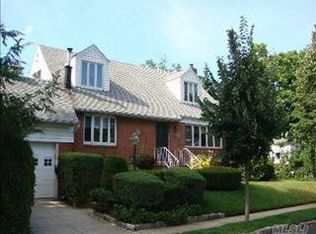 20215 56th Ave, Flushing, NY 11364