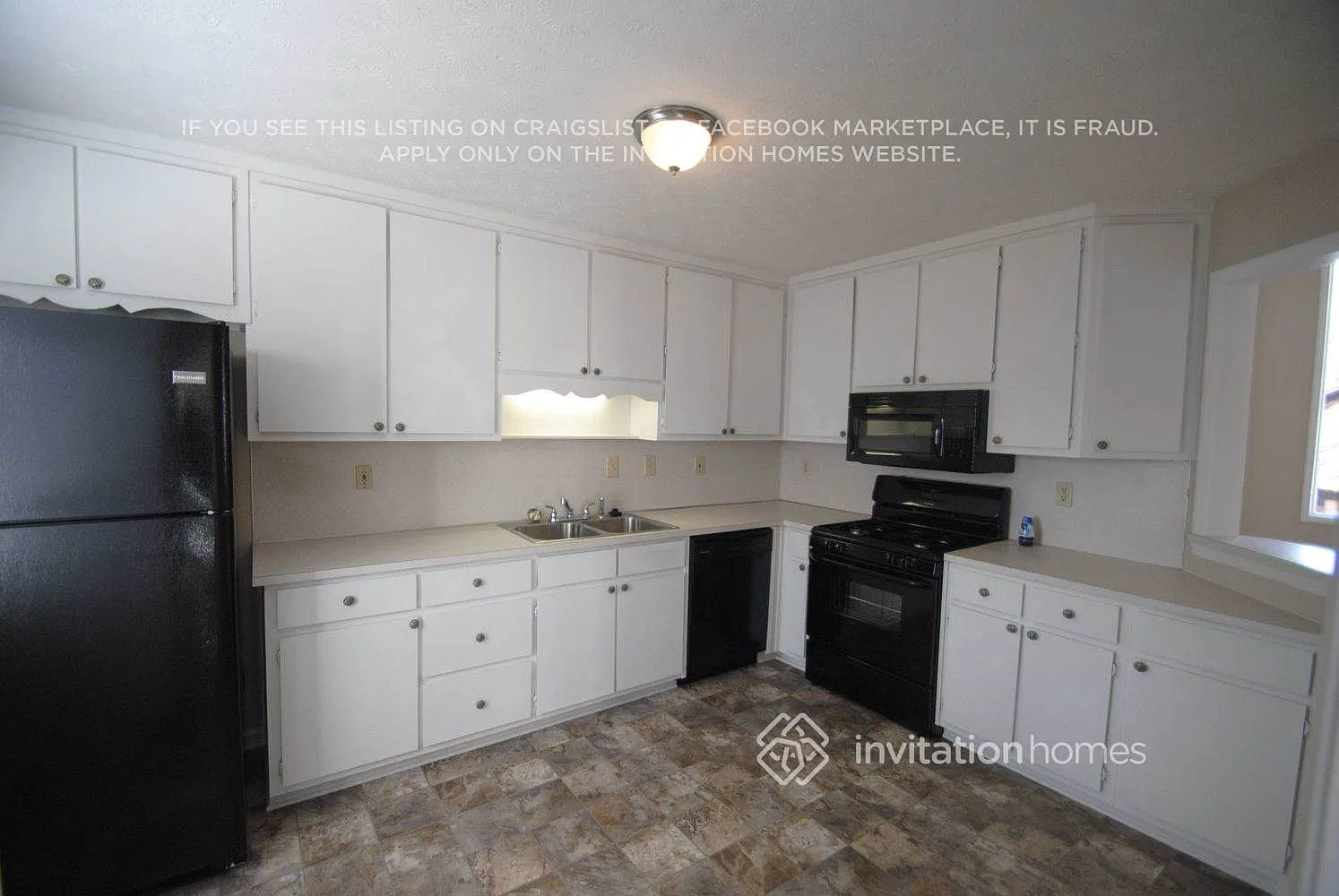 520 Canterbury Ln Lawrenceville, GA 30046 — Photo 3
