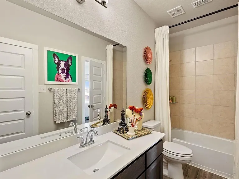 2817 Foxwood St — Photo 25