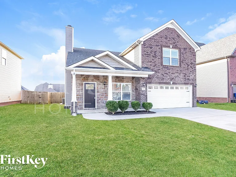1032 Henry Place Blvd — Photo 2